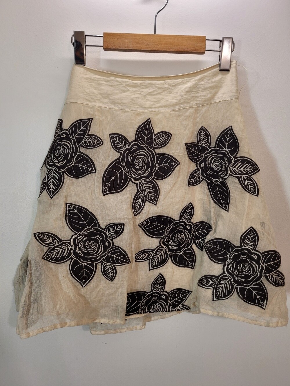 Alice + Olivia Cream A-Line Skirt with Brown Floral Appliqué - Size 8
